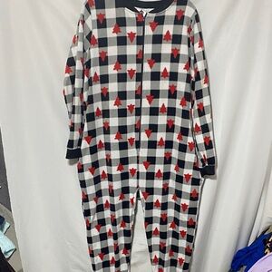 MERRY MOMENTS‎ ONE PIECE CHRISTMAS  PAJAMAS POCKETS UNISEX SIZE LARGE POCKETS